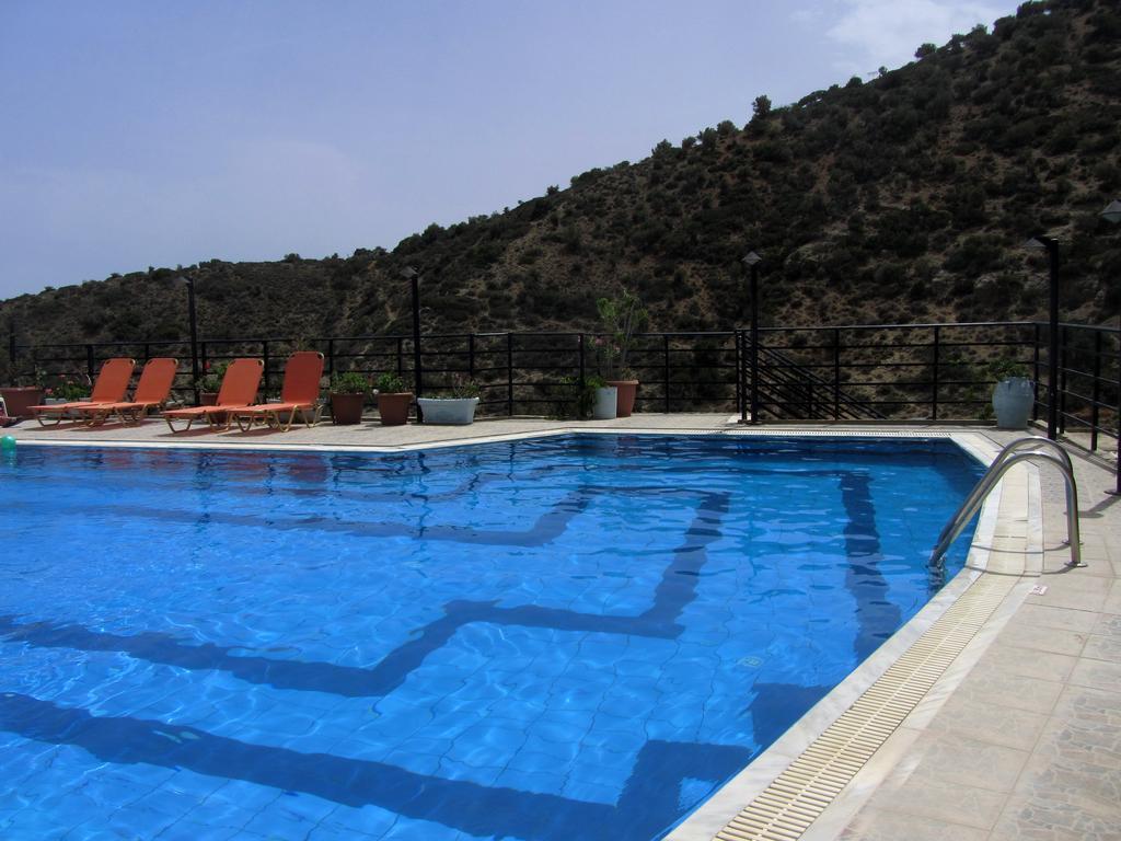 Petra Hotel Agia Galini Exteriör bild