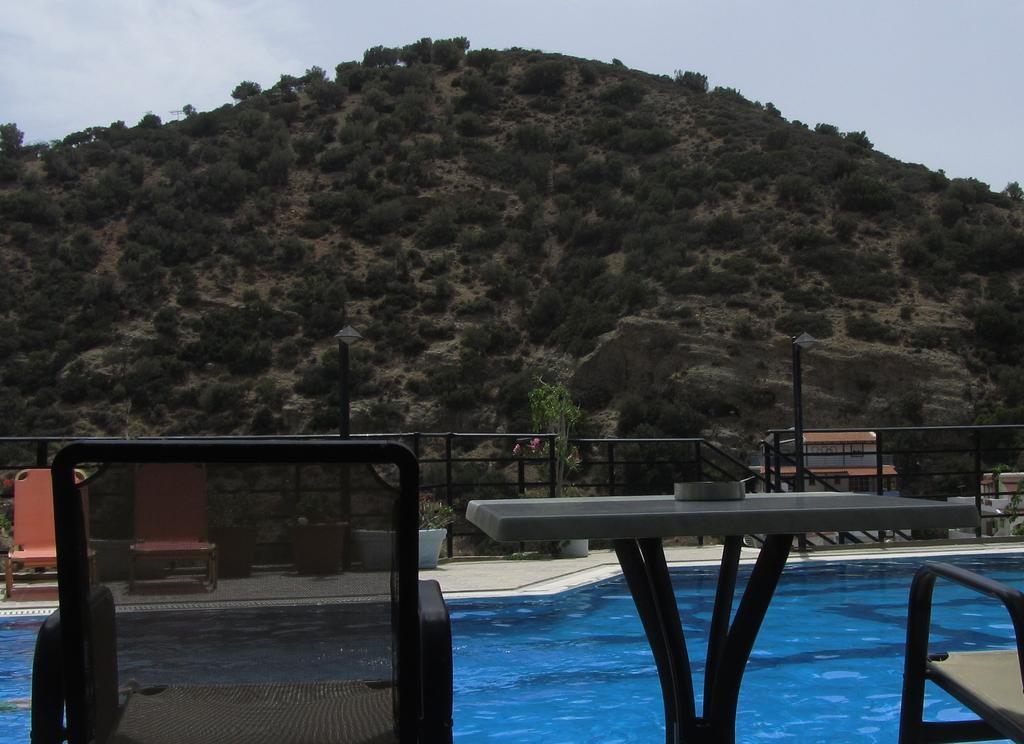 Petra Hotel Agia Galini Exteriör bild