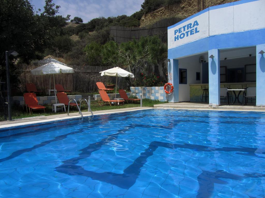 Petra Hotel Agia Galini Exteriör bild