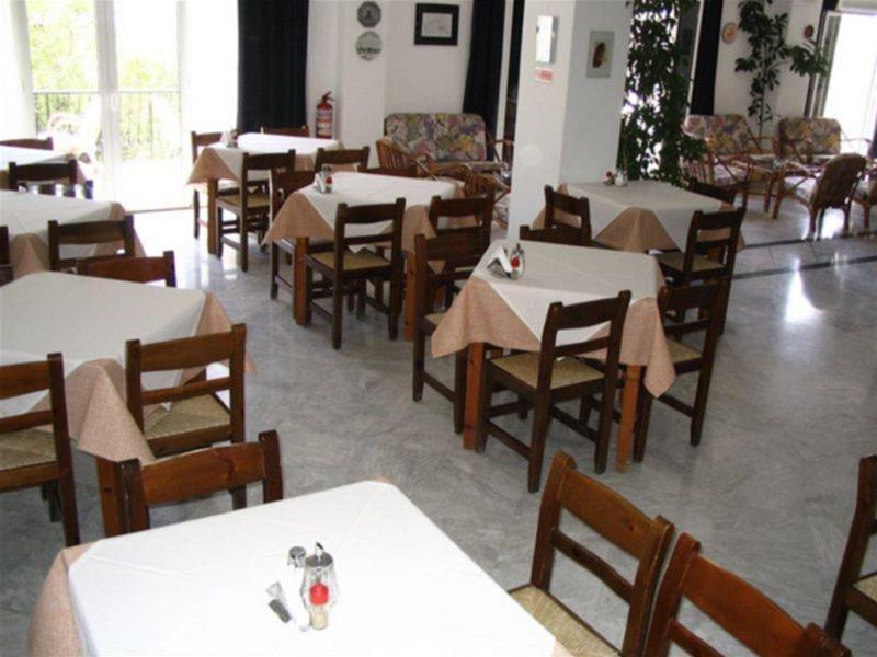 Petra Hotel Agia Galini Exteriör bild